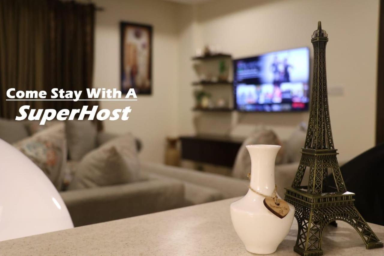 Elegant & Charming One Bed Apartment In Bahria Town 라왈핀디 외부 사진