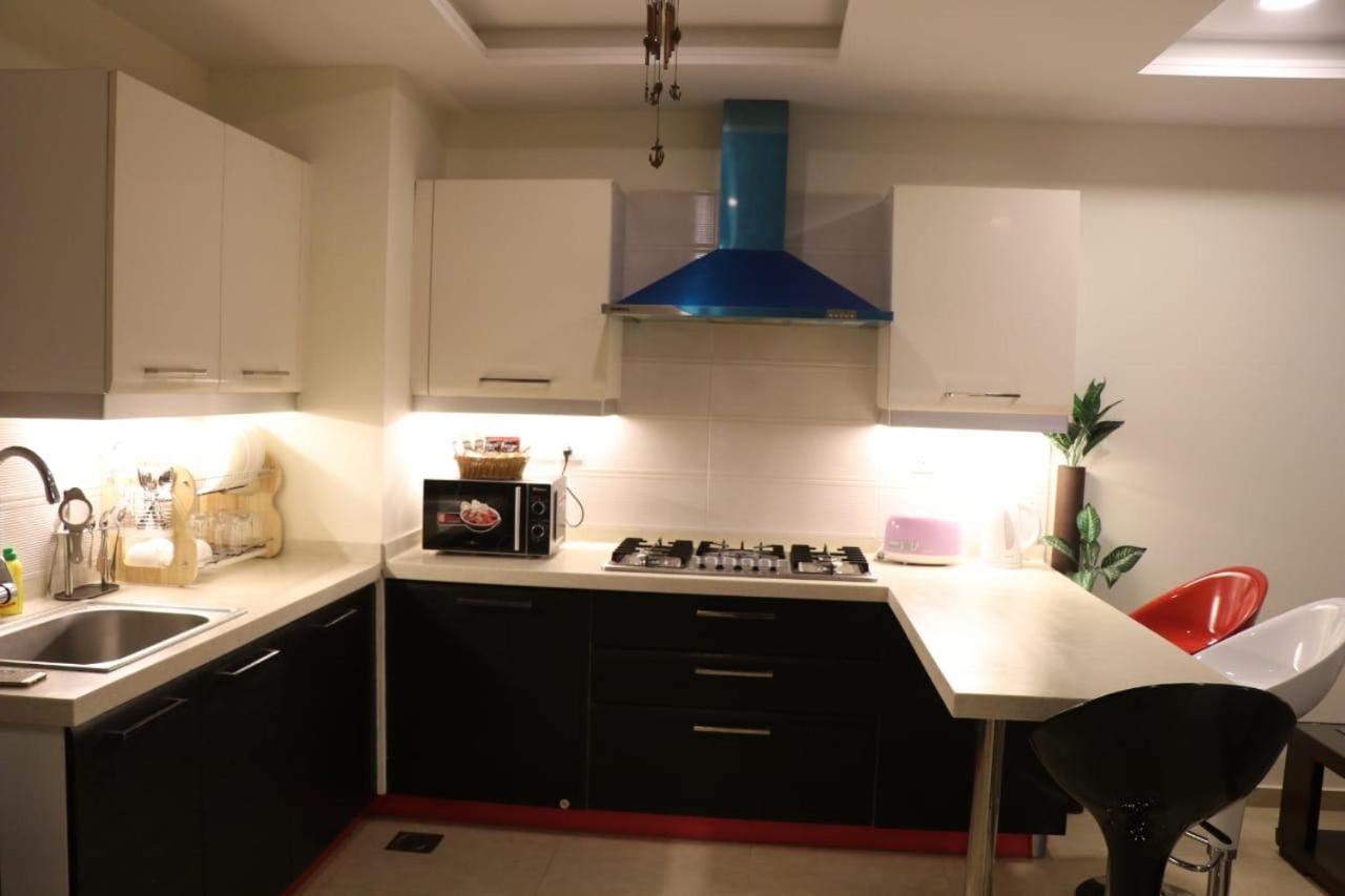 Elegant & Charming One Bed Apartment In Bahria Town 라왈핀디 외부 사진