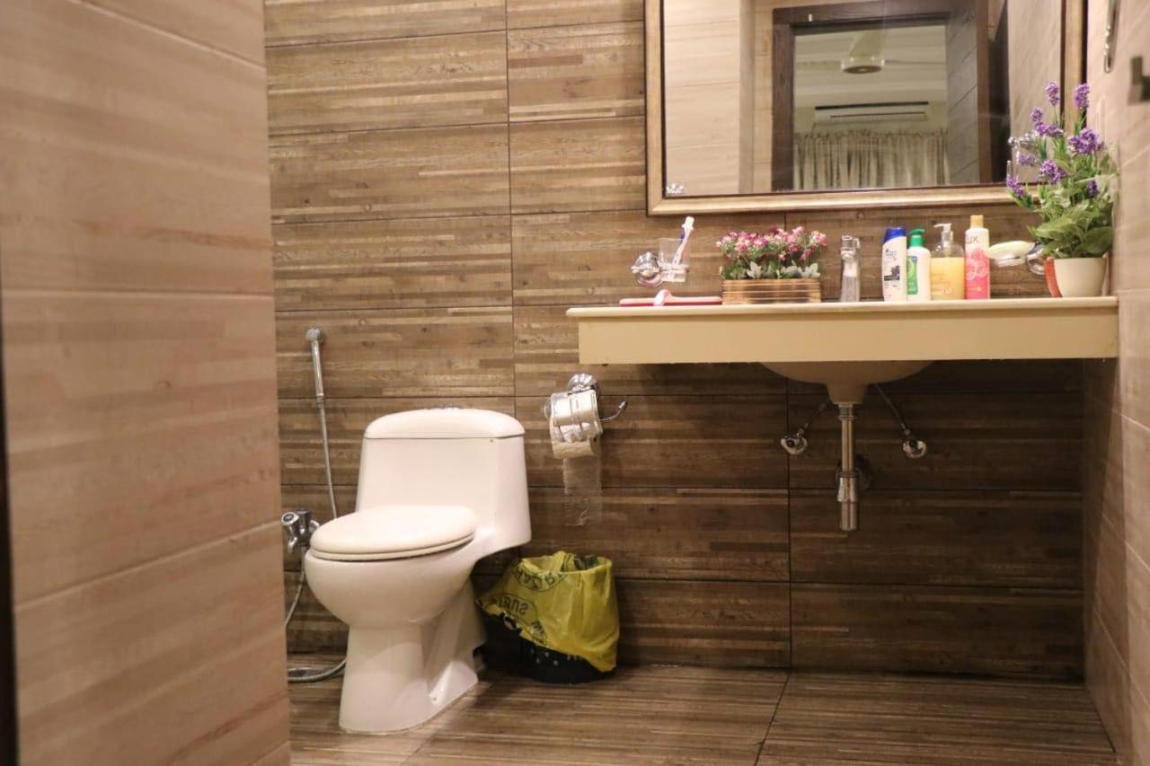 Elegant & Charming One Bed Apartment In Bahria Town 라왈핀디 외부 사진